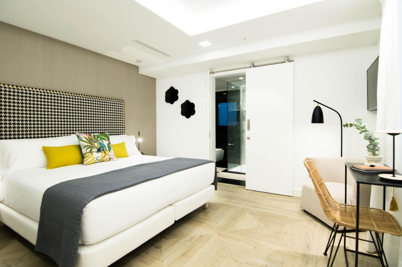 Interior Double Room,759280073:JPEG